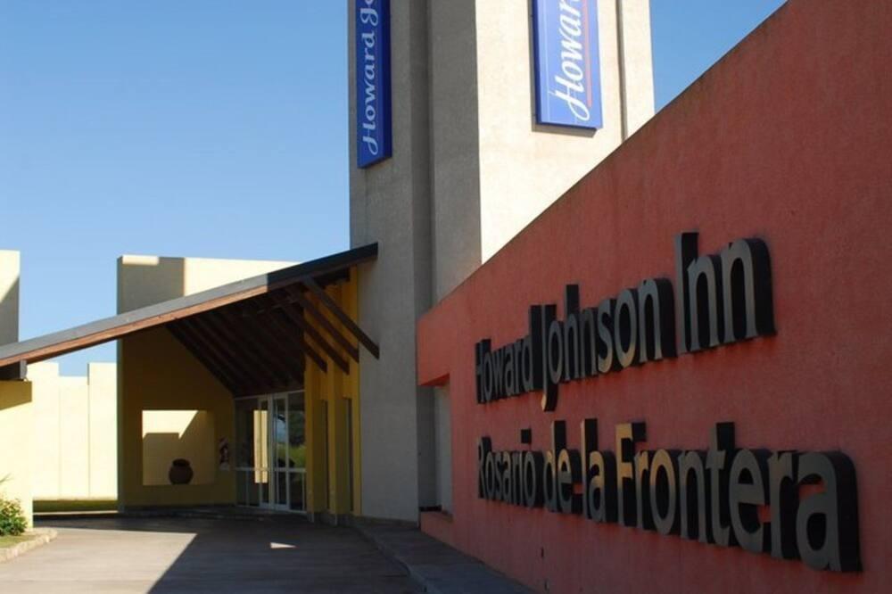 Howard Johnson Inn Росарио-де-ла-Фронтера Экстерьер фото