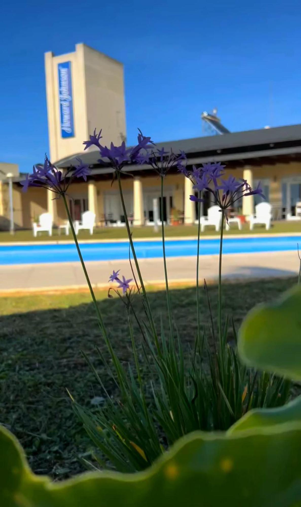 Howard Johnson Inn Росарио-де-ла-Фронтера Экстерьер фото