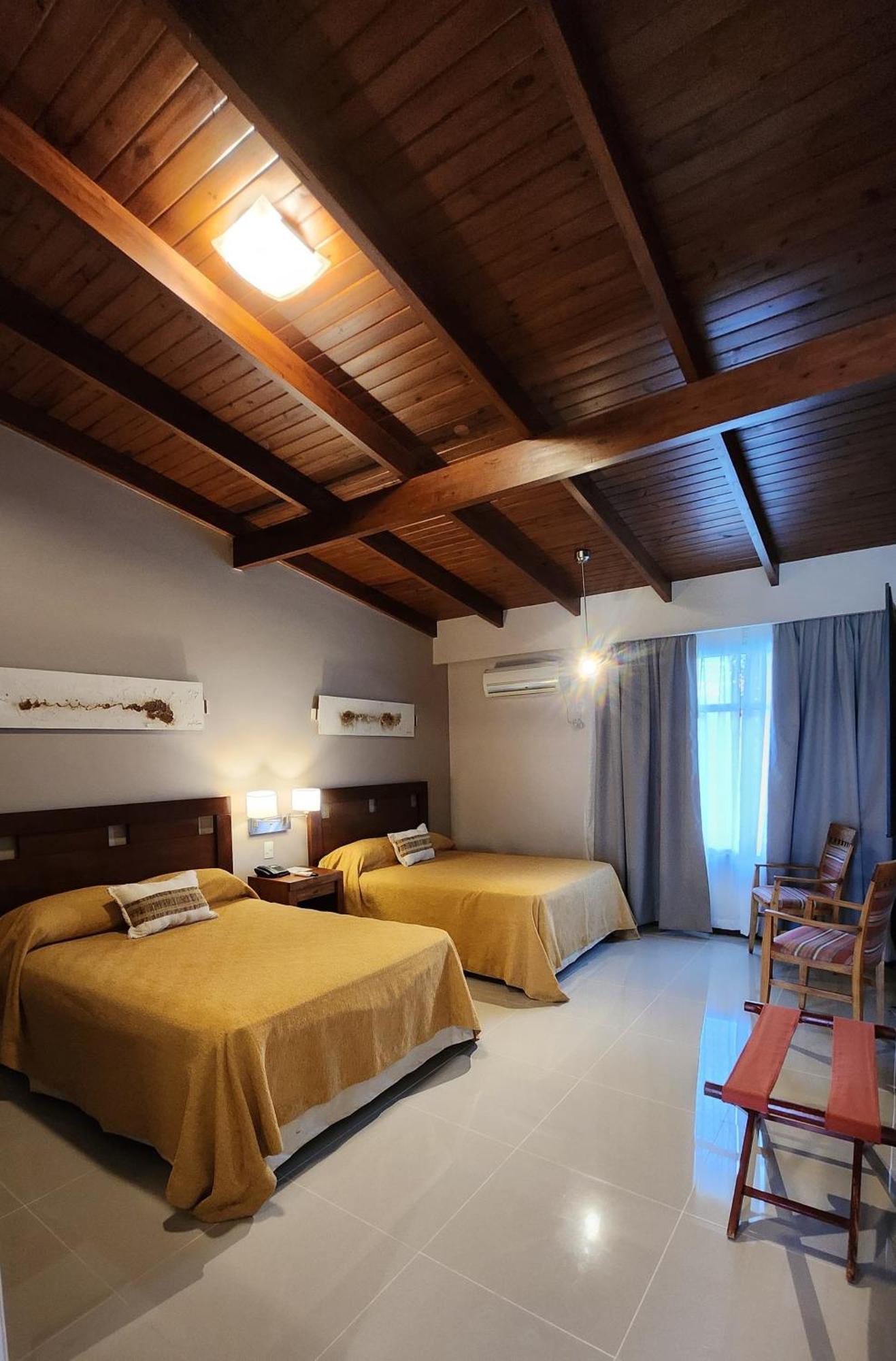 Howard Johnson Inn Росарио-де-ла-Фронтера Экстерьер фото