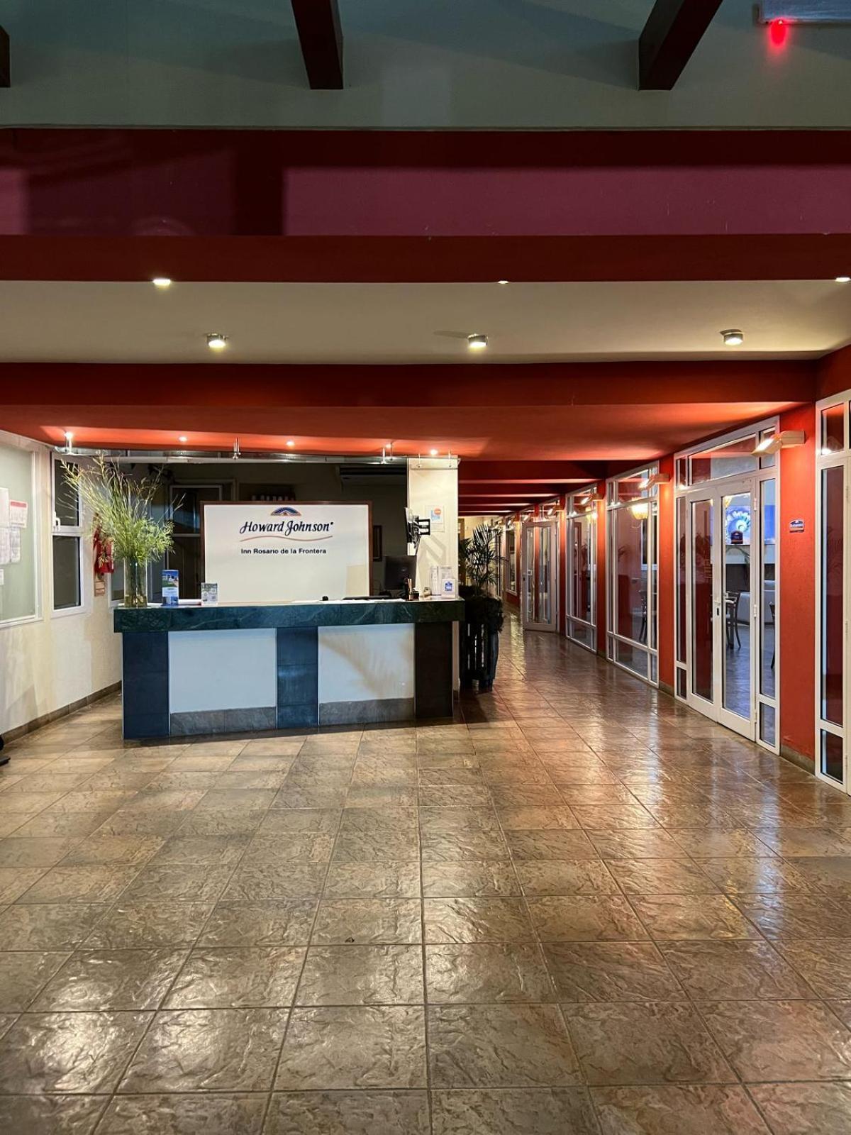 Howard Johnson Inn Росарио-де-ла-Фронтера Экстерьер фото