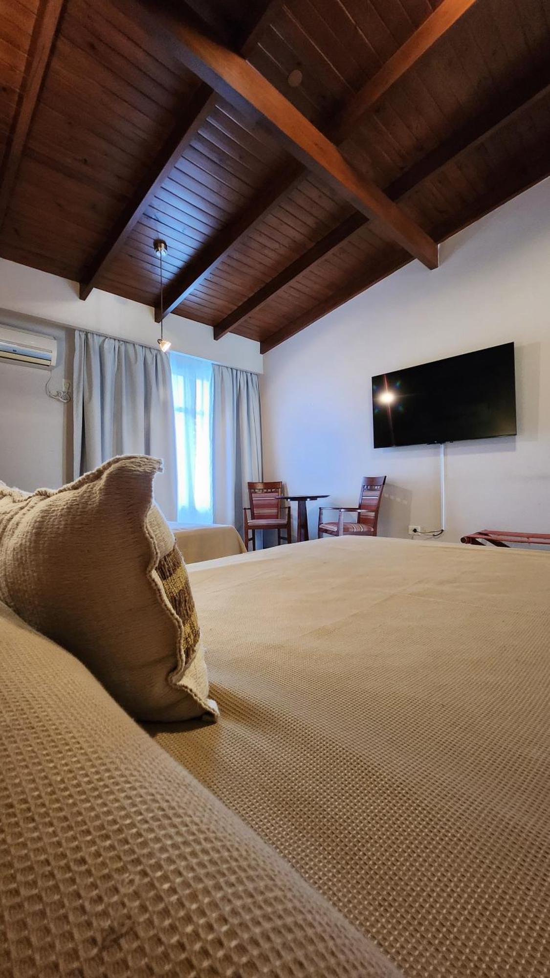 Howard Johnson Inn Росарио-де-ла-Фронтера Экстерьер фото