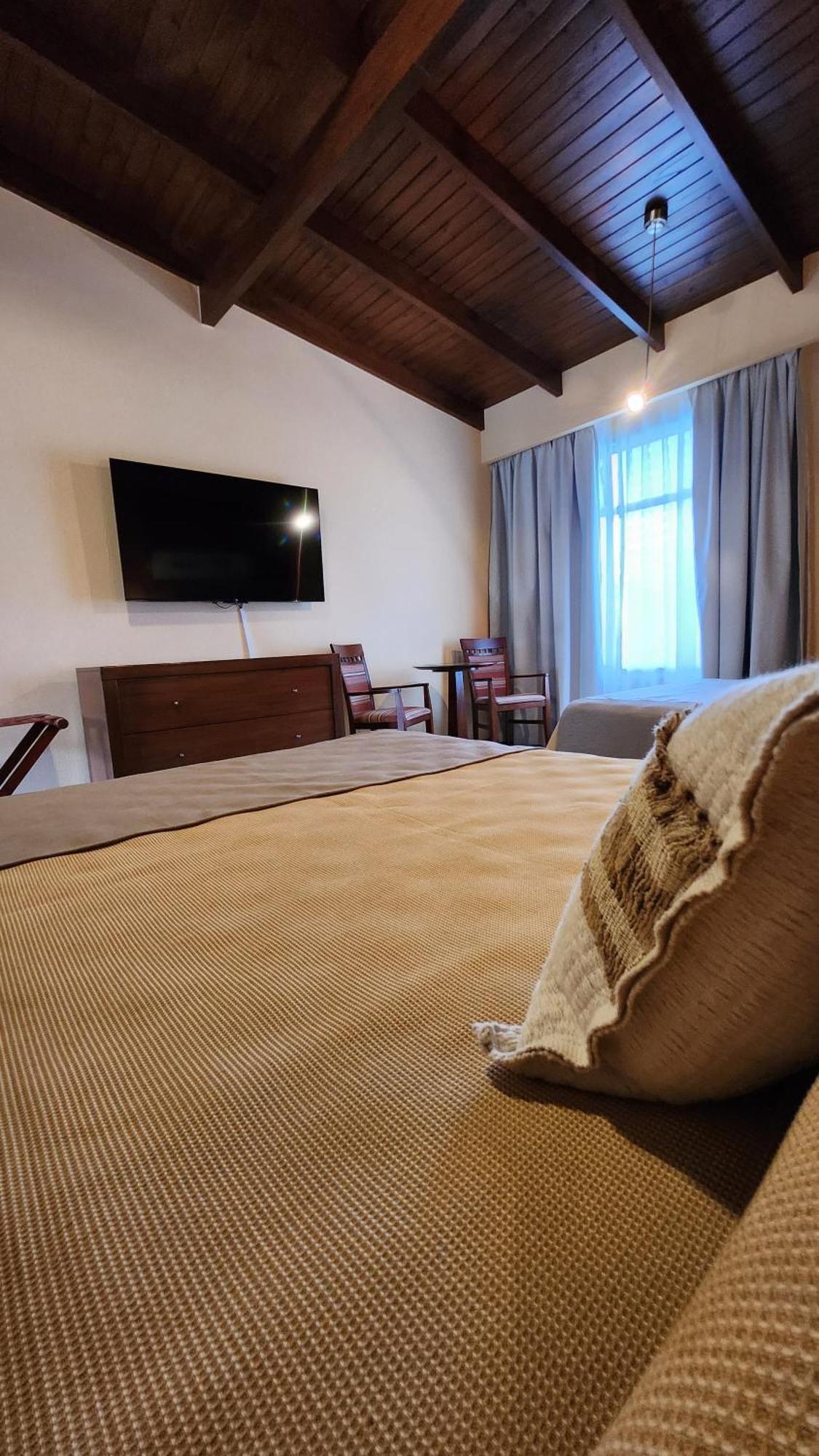 Howard Johnson Inn Росарио-де-ла-Фронтера Экстерьер фото