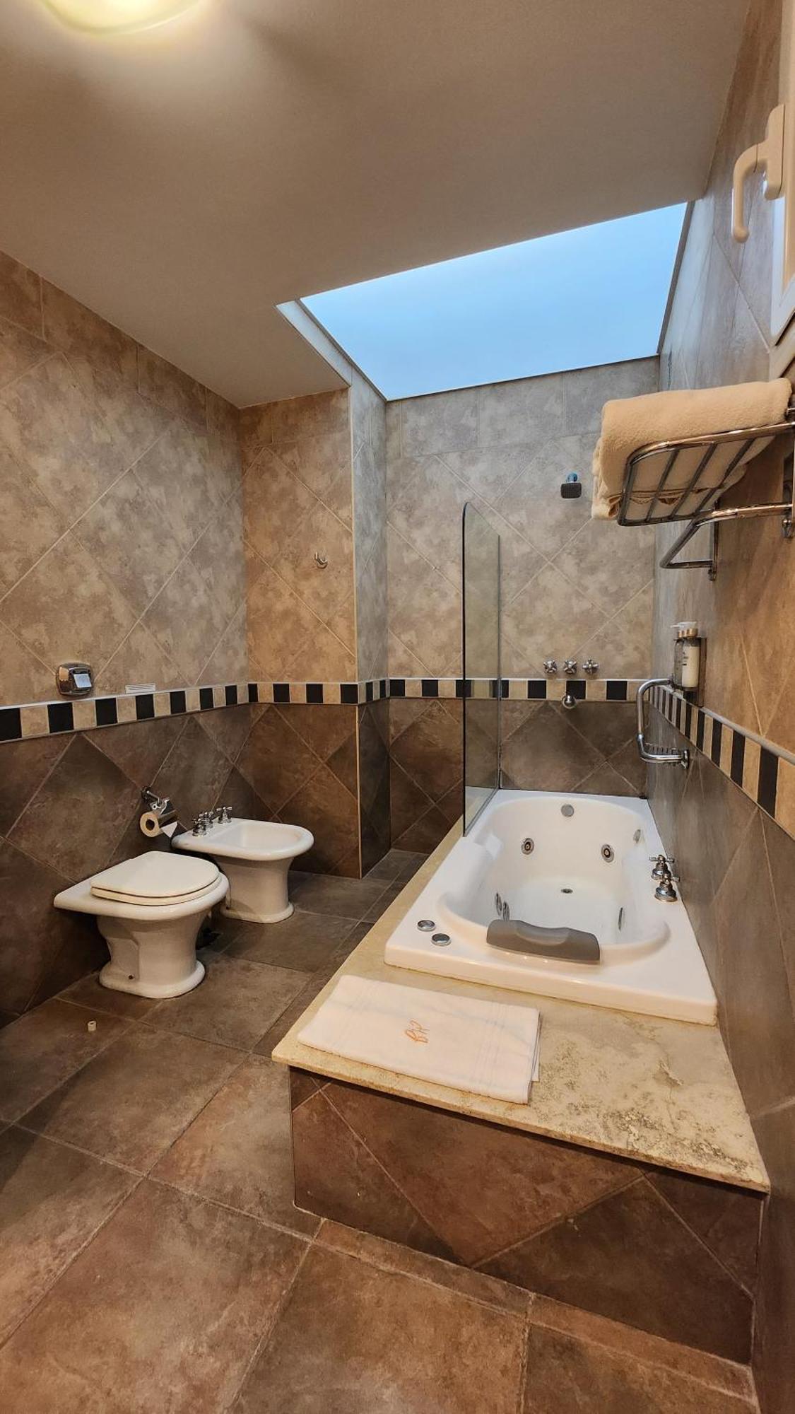 Howard Johnson Inn Росарио-де-ла-Фронтера Экстерьер фото