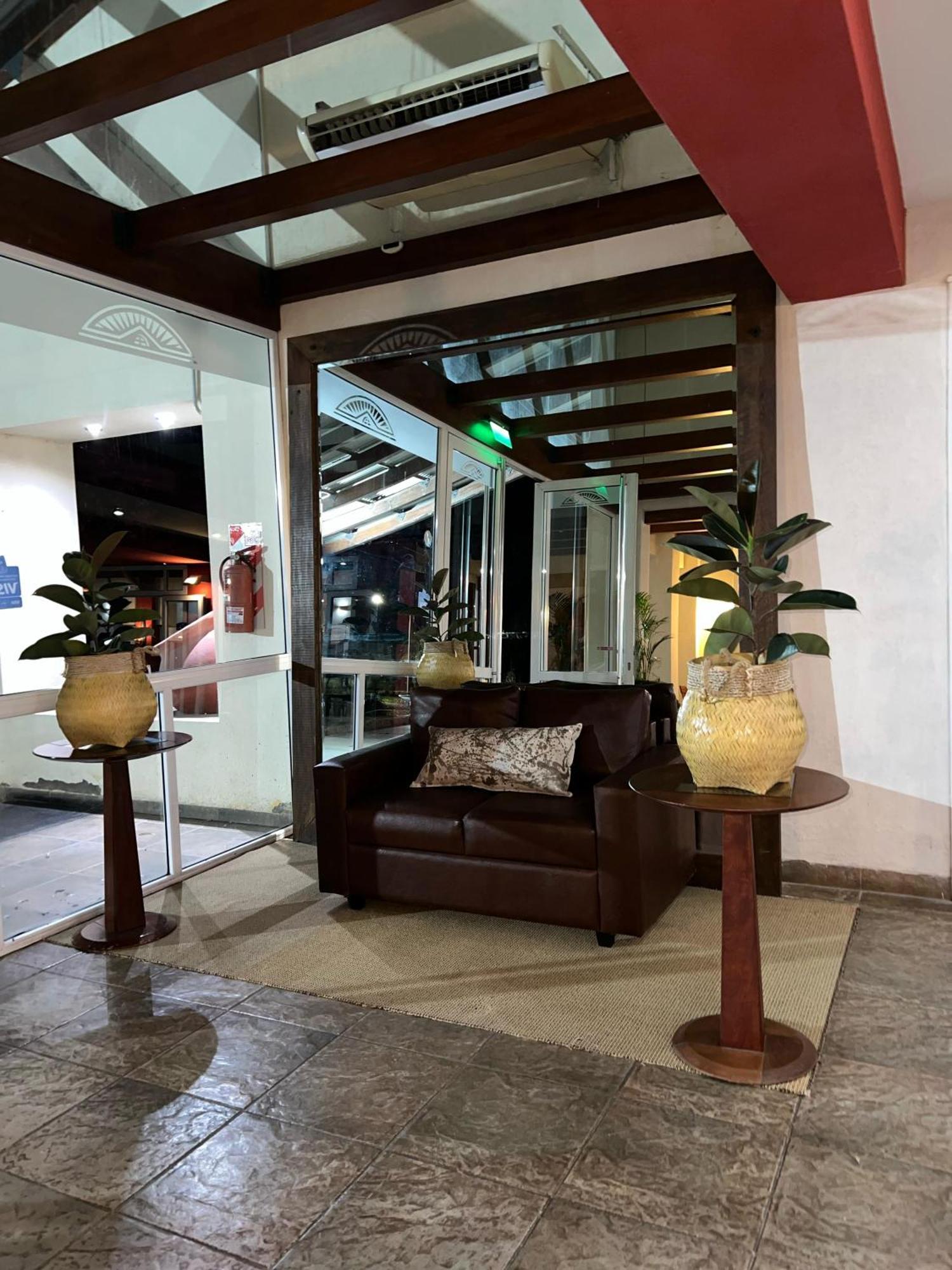 Howard Johnson Inn Росарио-де-ла-Фронтера Экстерьер фото