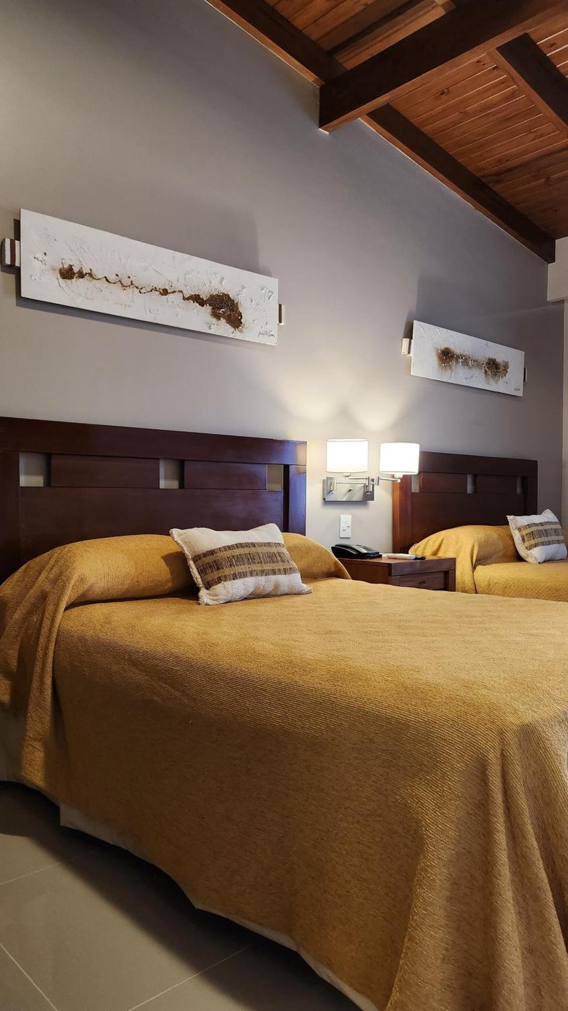 Howard Johnson Inn Росарио-де-ла-Фронтера Экстерьер фото